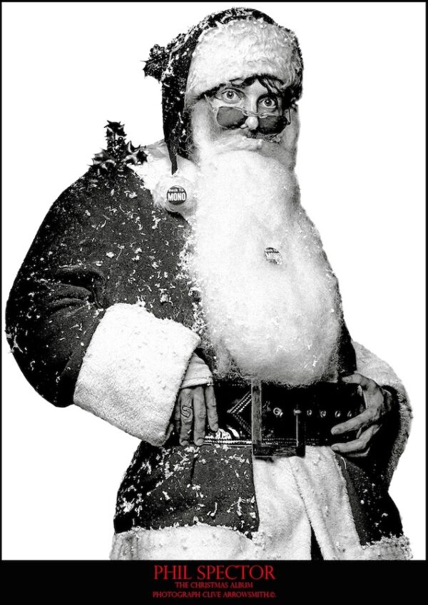 portrait de Phil Spector en père Noël pour son album de Noël photographie d'art par le photographe Clive Arrowsmith