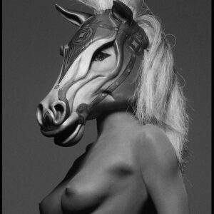 PIHM-813_Horse_Mask_Pirelli_1992_Clive_Arrowsmith©Maison_Sensey_Photographie
