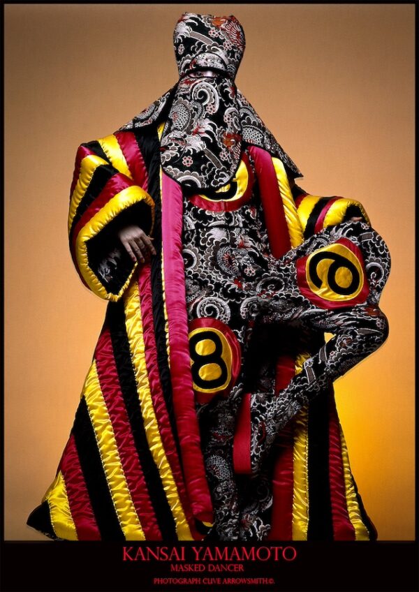 photographie d'art de mode édition poster Kansai Yamamoto Masked Dancer par le photographe Clive Arrowsmith