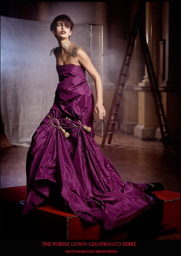 FASP-402_The_Purple_Gown_Gianfranco_Ferré_Clive_Arrowsmith©Maison_Sensey_Photographie