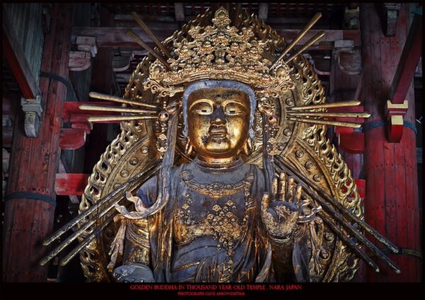 photographie d'art de la série voyage édition poster Golden Buddha Nara Japan par le photographe Clive Arrowsmith