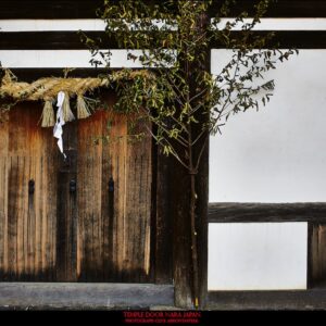 TRTD-512_Temple_Door_Nara_Japan_Clive_Arrowsmith©Maison_Sensey_Photographie