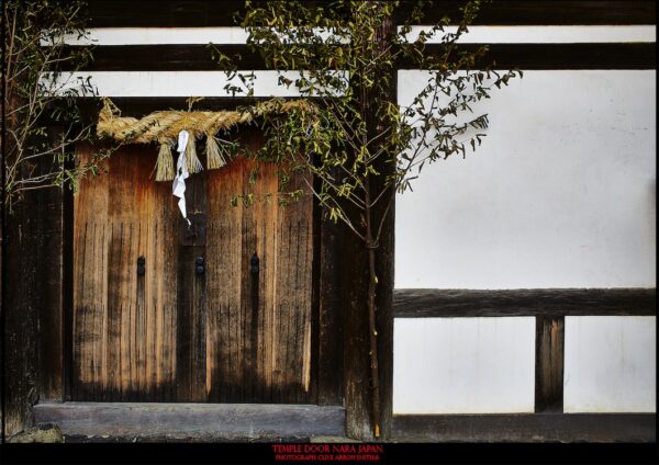 TRTD-512_Temple_Door_Nara_Japan_Clive_Arrowsmith©Maison_Sensey_Photographie
