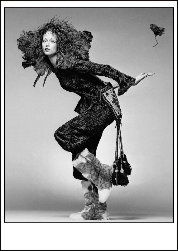 photographie d'art de mode édition limitée collection privée Ann velvet black rose par le photographe Clive Arrowsmith