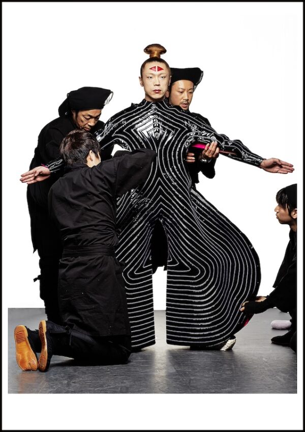 photographie d'art de mode édition limitée Kansai Yamamoto Bowie Costume show par le photographe Clive Arrowsmith