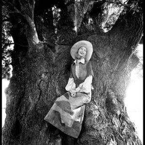 CAFAS-1924_Ann_in_the_Tree_Vogue_Clive_Arrowsmith©Maison_Sensey_Photographie