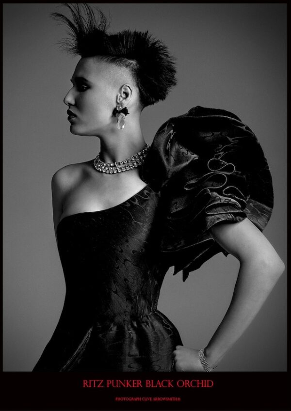 photographie d'art de mode édition poster Ritz Punker black Orchid par le photographe Clive Arrowsmith