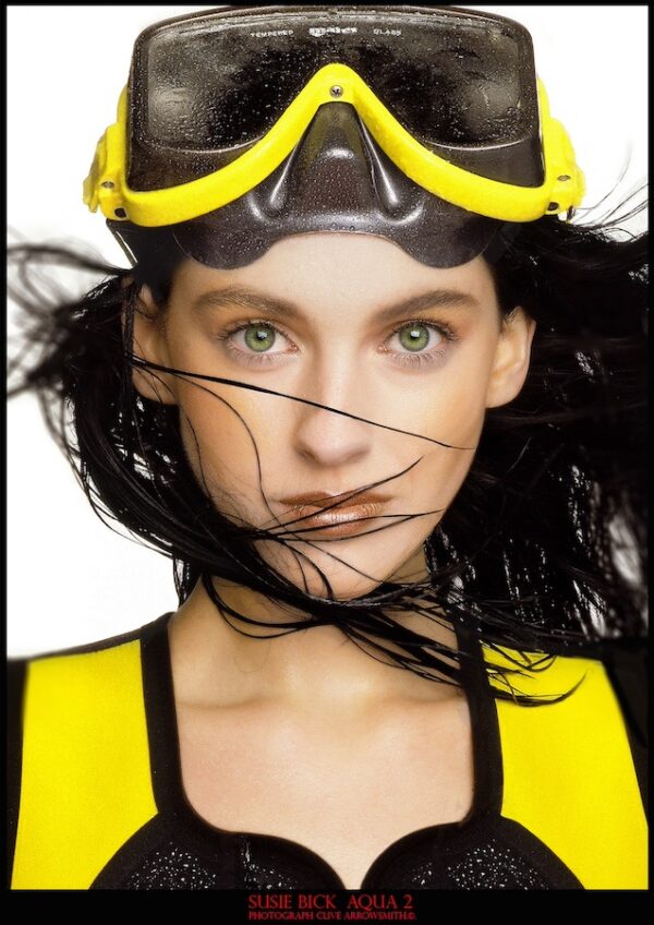 photographie d'art de mode édition poster Susie Bick Aqua 2 par le photographe Clive Arrowsmith