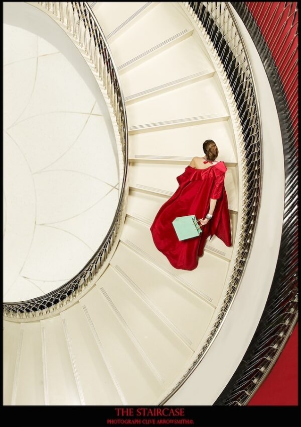 photographie de mode édition poster the staircase par le photographe Clive Arrowsmith
