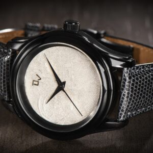 The De Villers fingerprint watch is a watchmaking experience to record your fingerprints over time