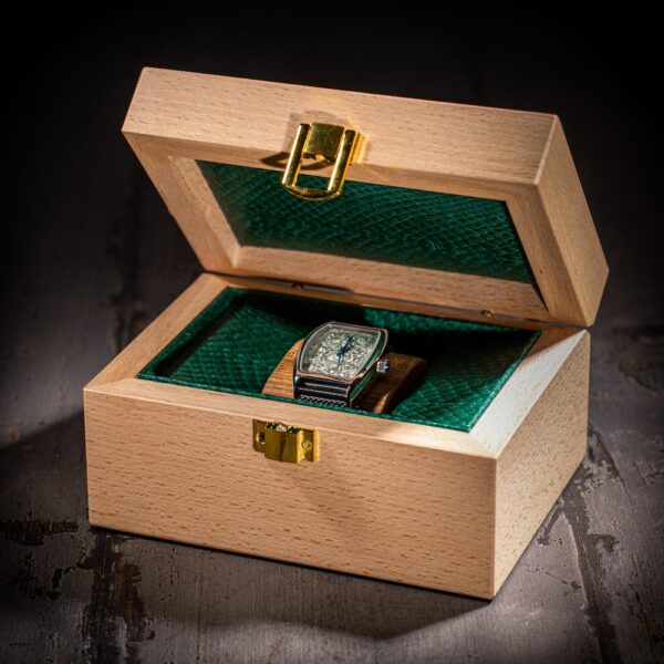 case for De Villers timepieces in wood species made in France
